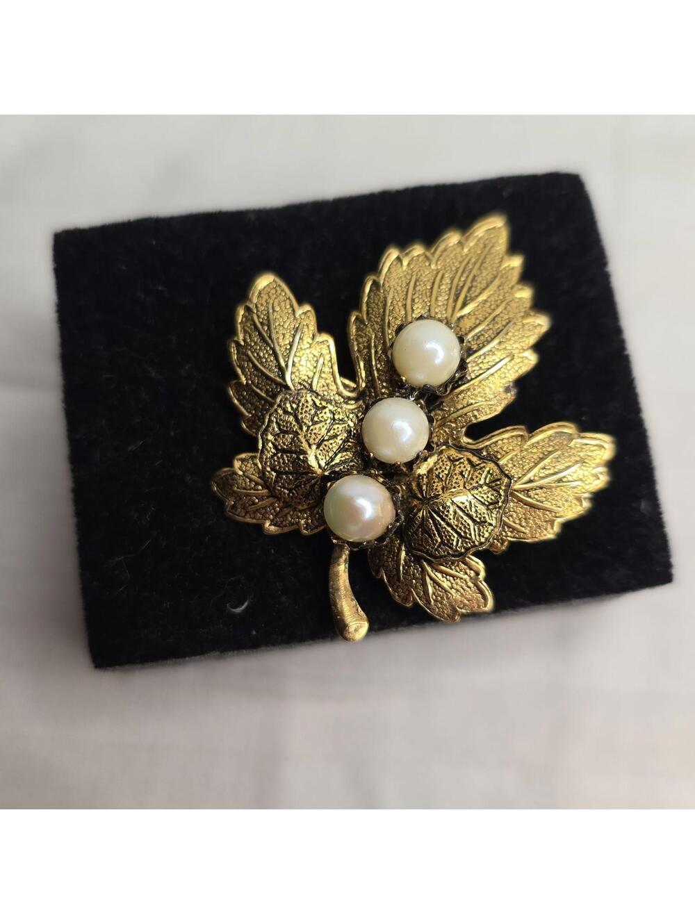 Gold Tone Vintage Mid Century Pin/ Brooch WIth Faux Pearl Accents